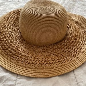 Packable beach hat